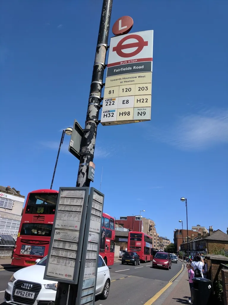 Fairfields Road (Stop L)
