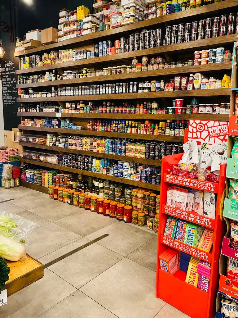 Fam Green Grocery Market