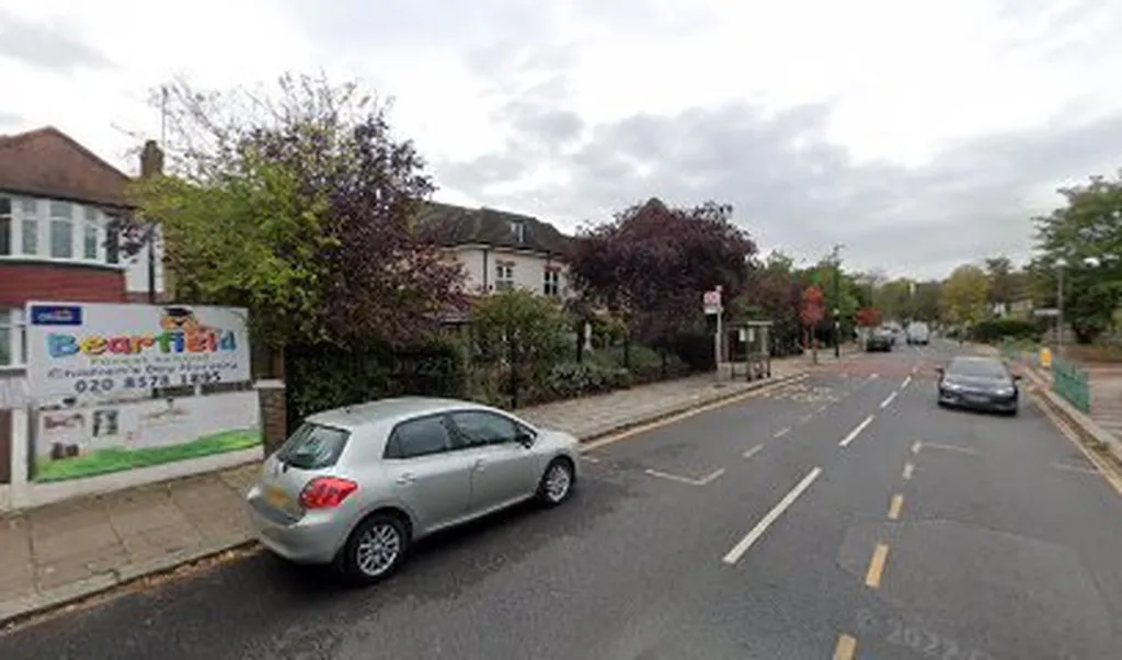 Farndale Crescent (Stop A)