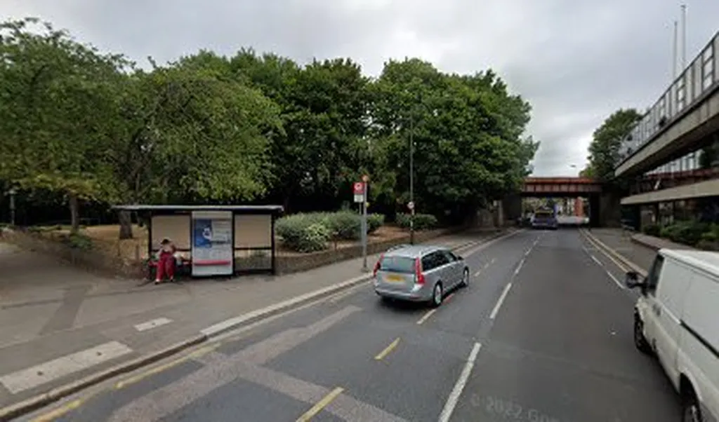 Farnham Gardens (Stop G)
