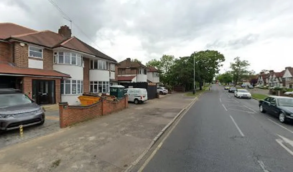 Ferncroft Avenue (Stop M)