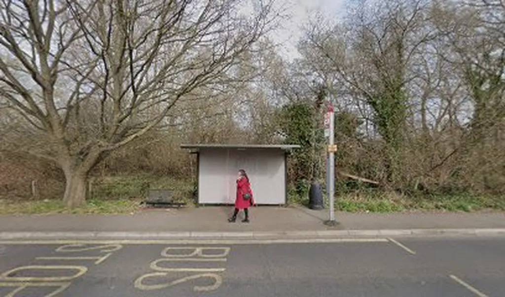 Fernside Avenue (Stop M)