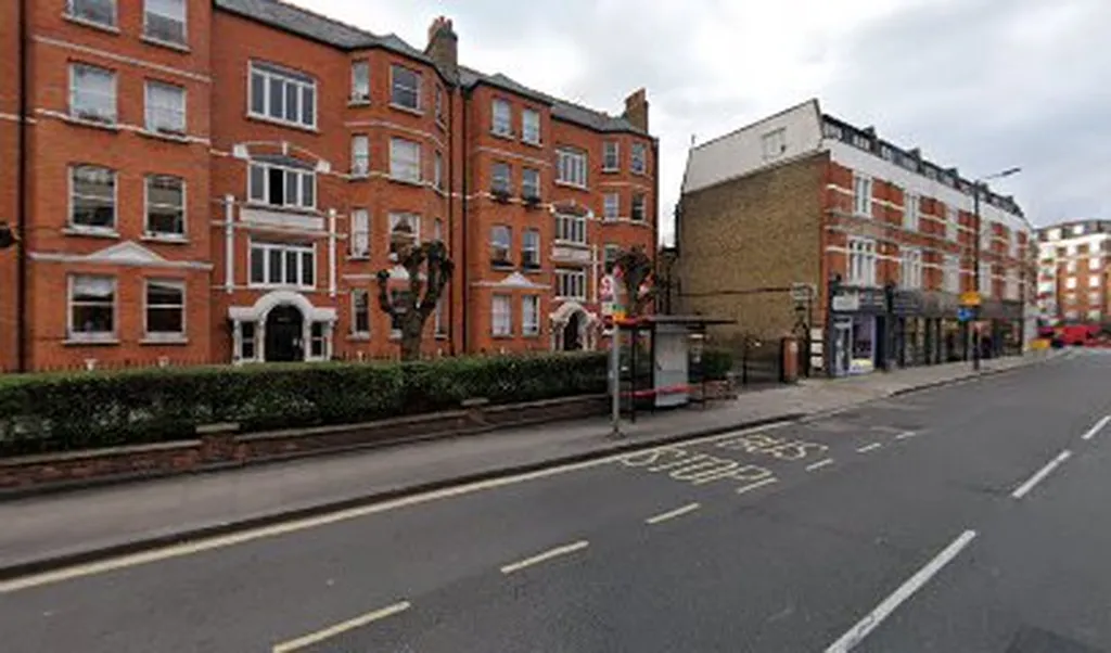 Fulham Palace Road (Stop FT)