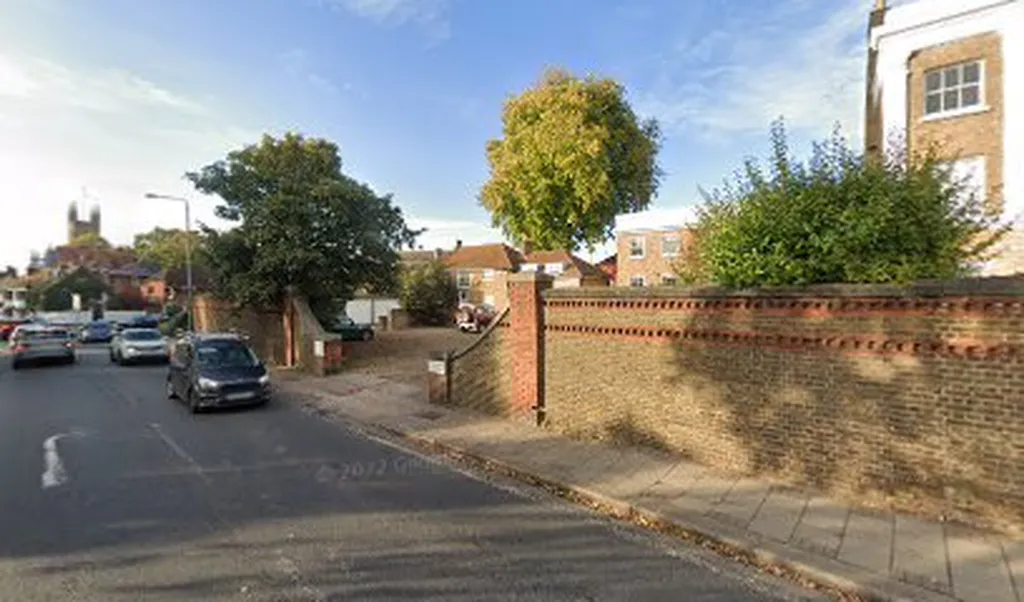 Garrick Villa (Stop P)
