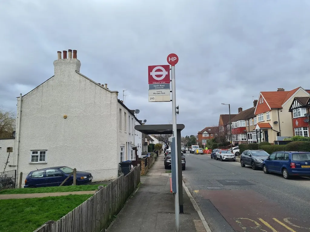 Garth Road / Stonecot Hill (Stop HP)