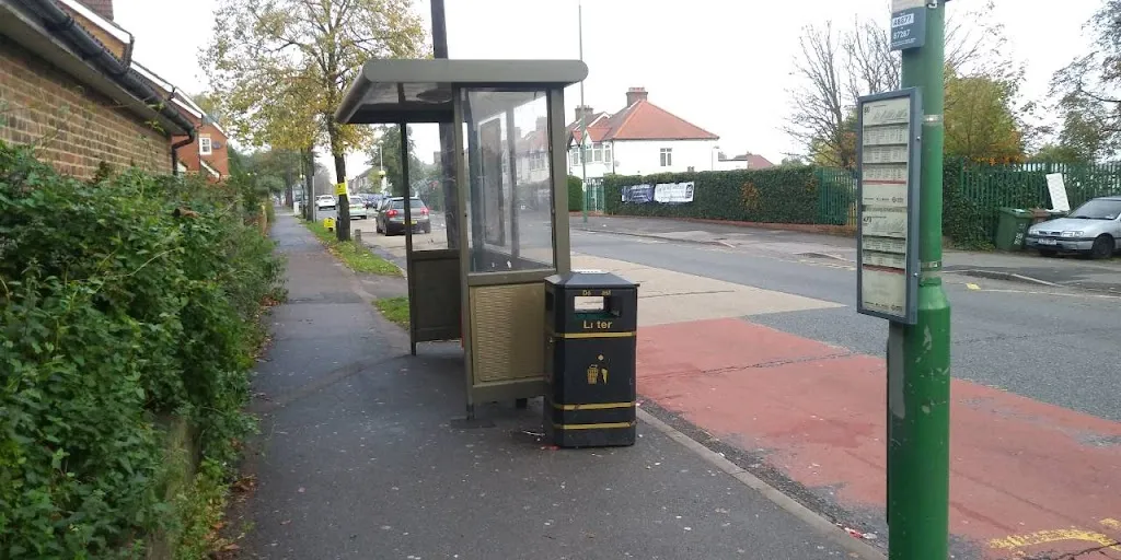 Glenthorne High School (Stop SE)