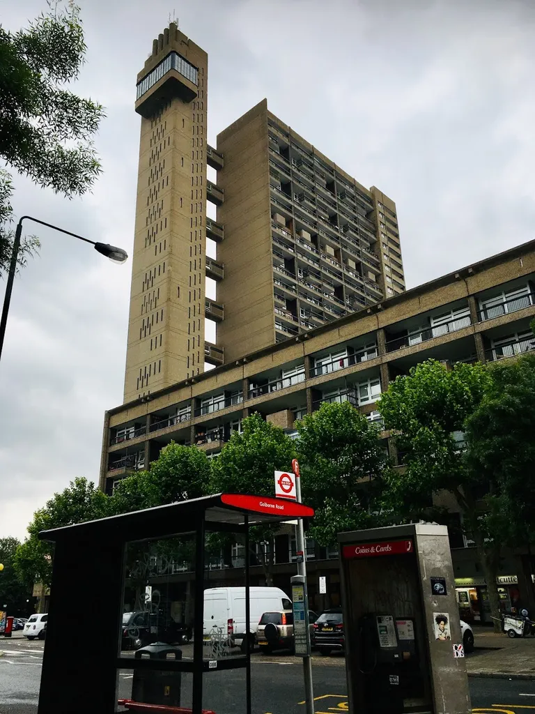 Golborne Road (Stop F)