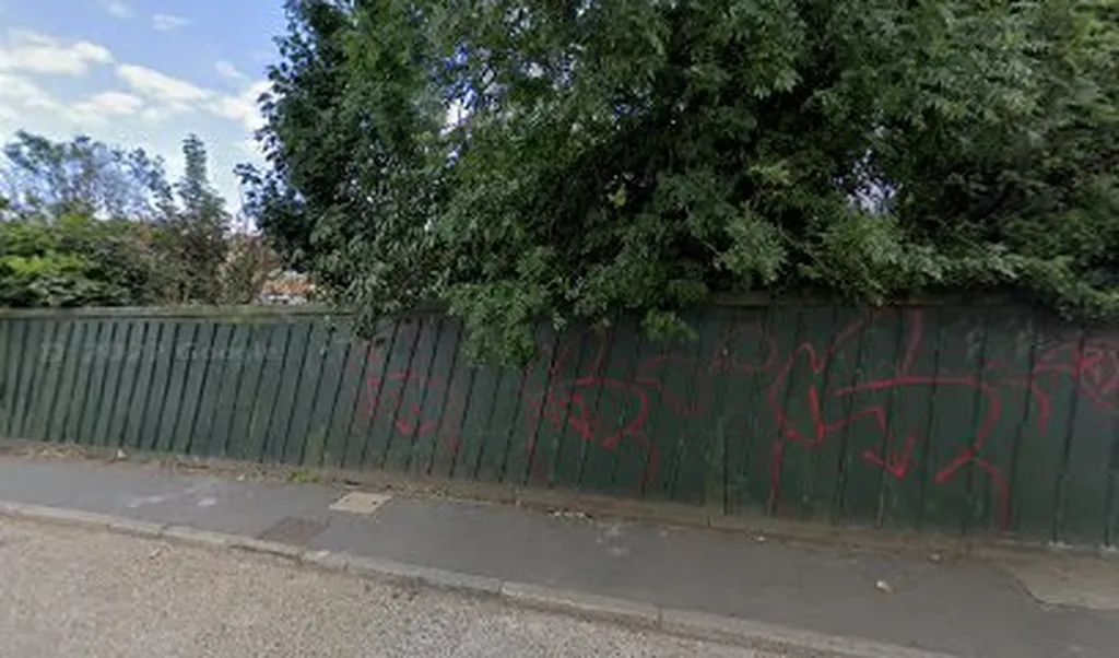 Golders Green Road (Stop U)