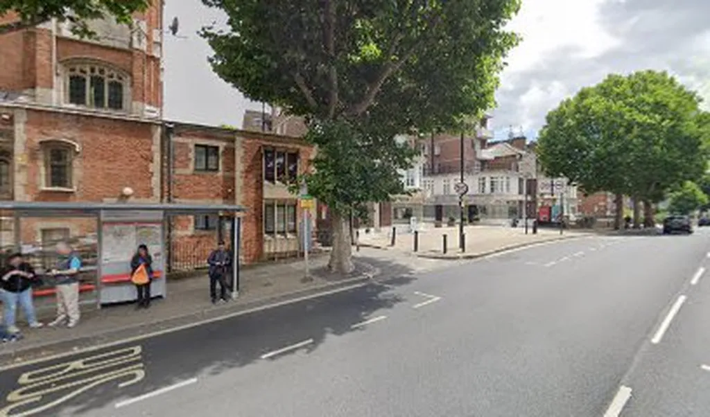 Goldhawk Rd Shepherds Bush Rd (Stop G)