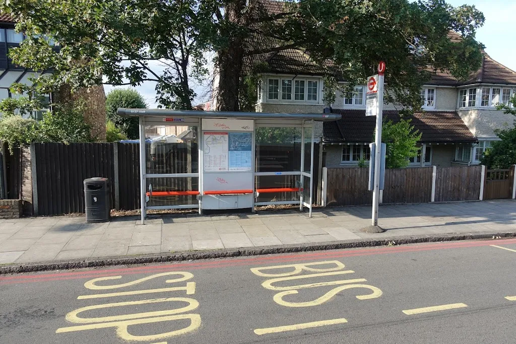 Graemesdyke Avenue (Stop U)