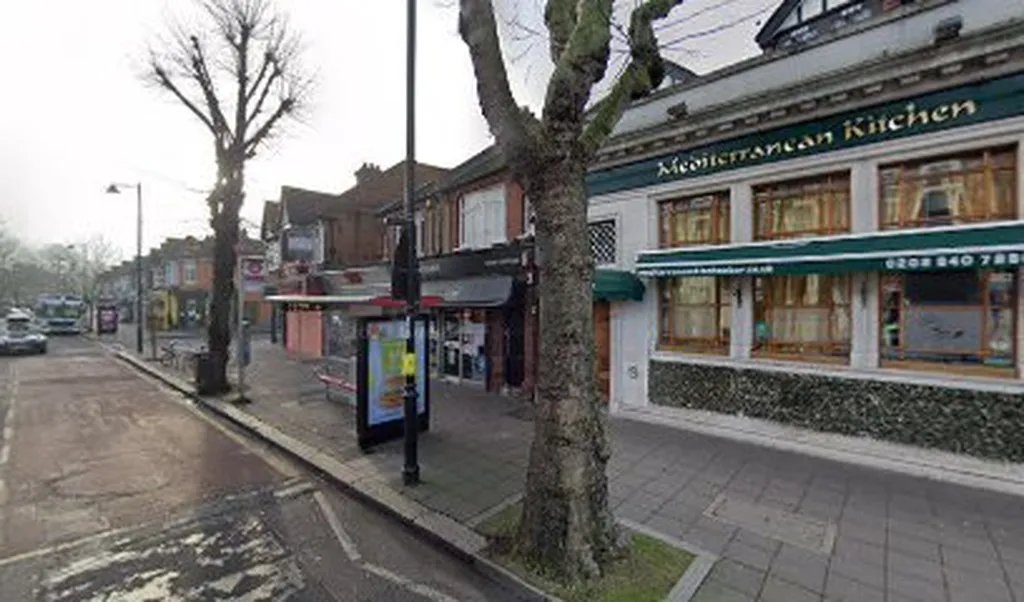 Graham Avenue (Stop H)