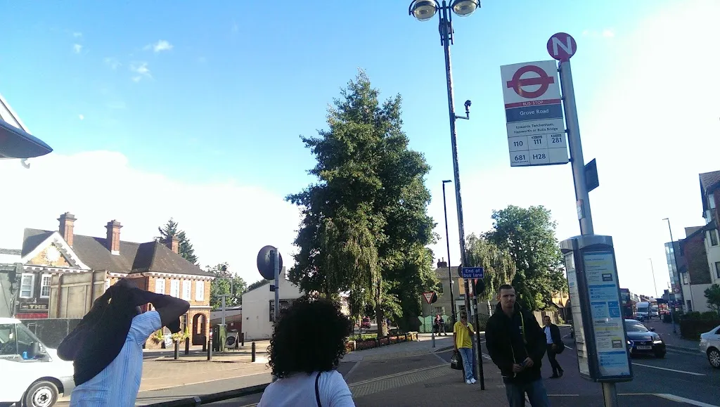 Grove Road (Stop N)