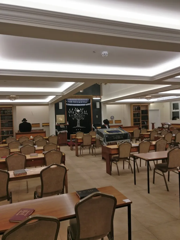 ביהמד בית יששכר דב - Hager's Shul