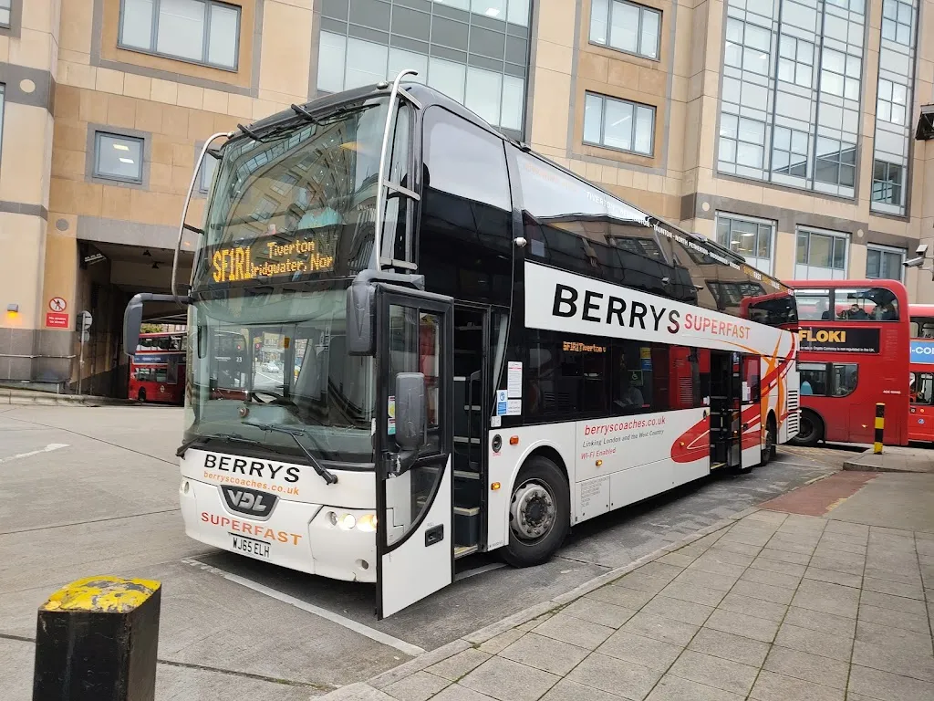Hammersmith Bus Station (Stop D)