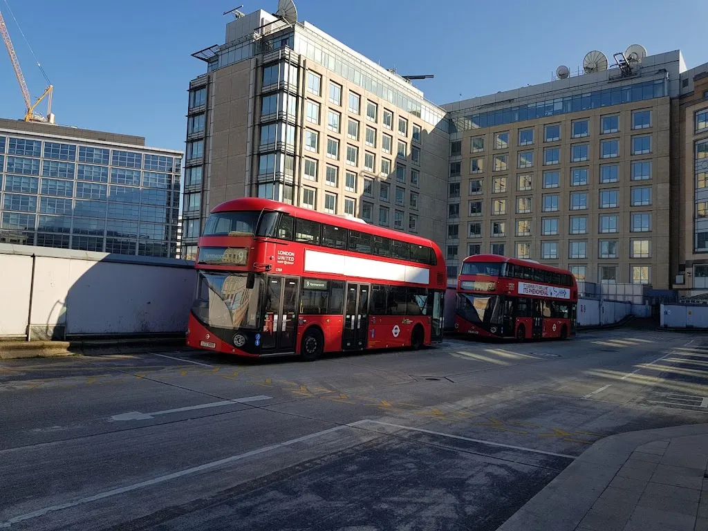 Hammersmith Bus Station (Stop F)