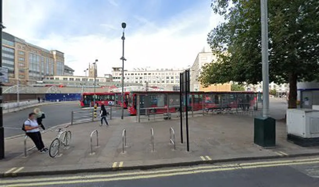 Hammersmith Bus Station (Stop H)