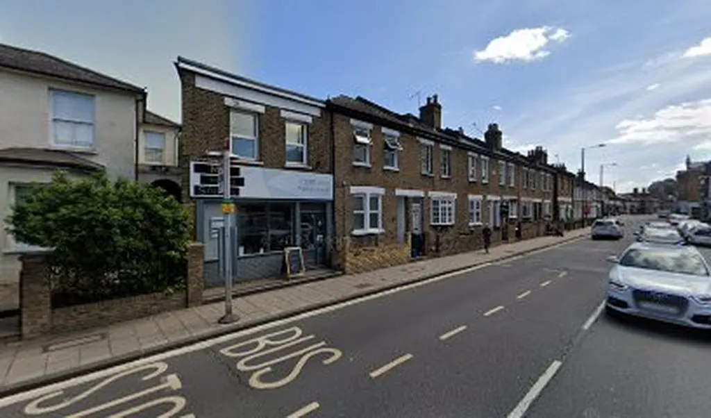 Hampton Wick (Stop G)