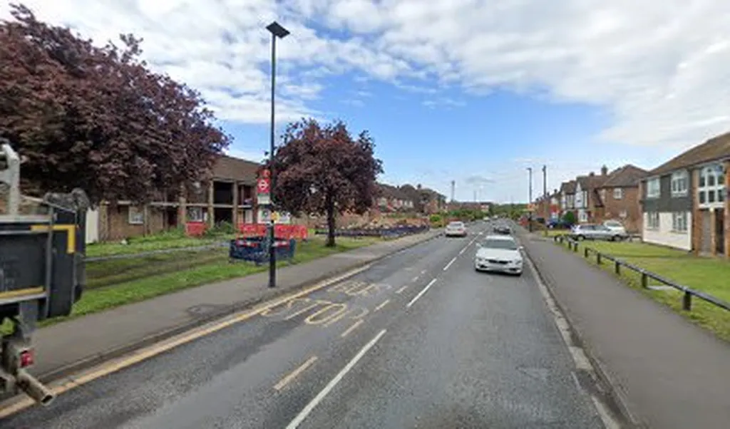 Hanworth War Memorial (Stop E)