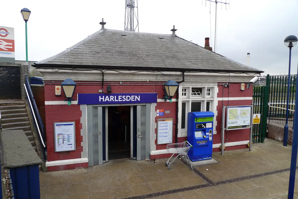 Harlesden Station (Stop HB)