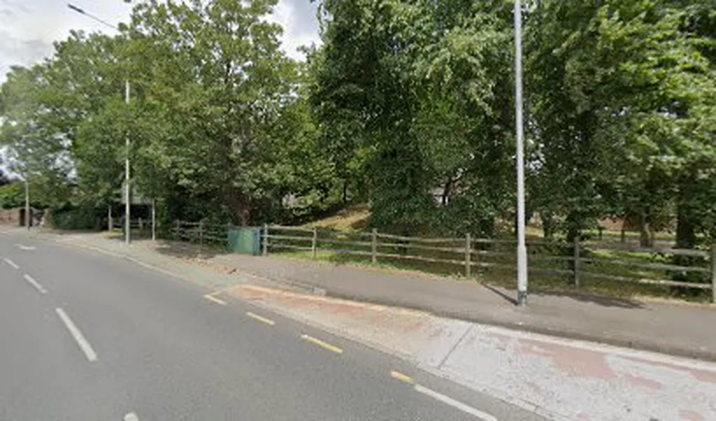 Harlington Road (Stop UC)