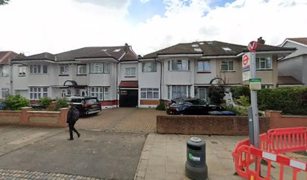 Haslemere Avenue (Stop V)