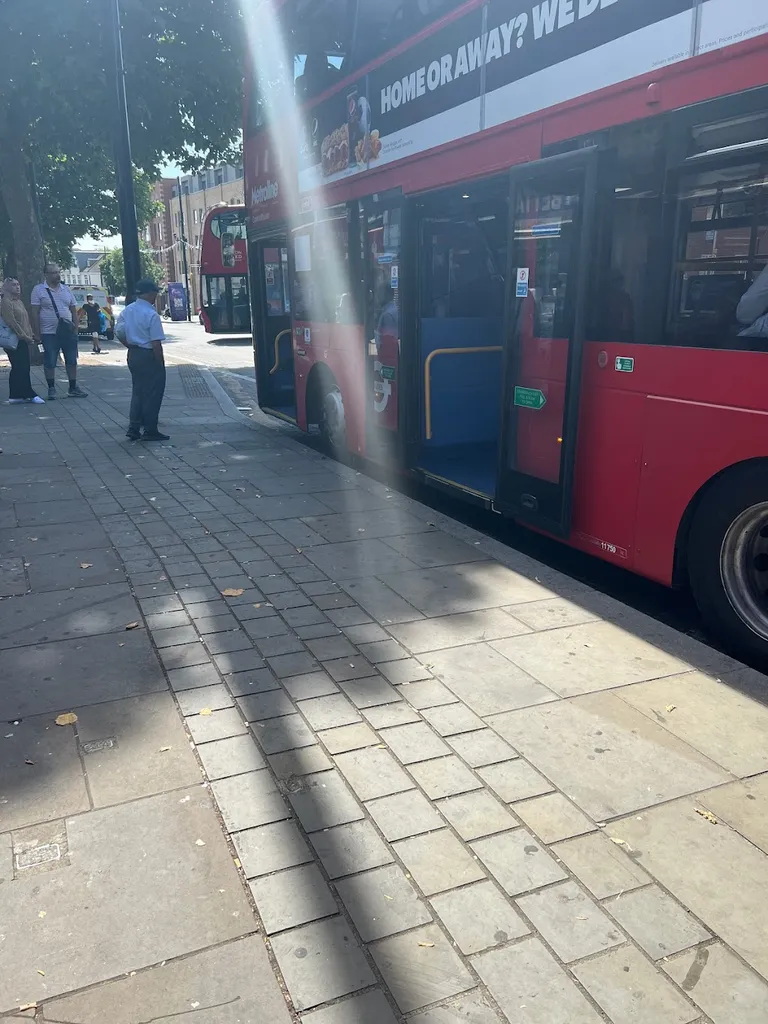 Haven Green / Ealing Broadway Station (Stop D)