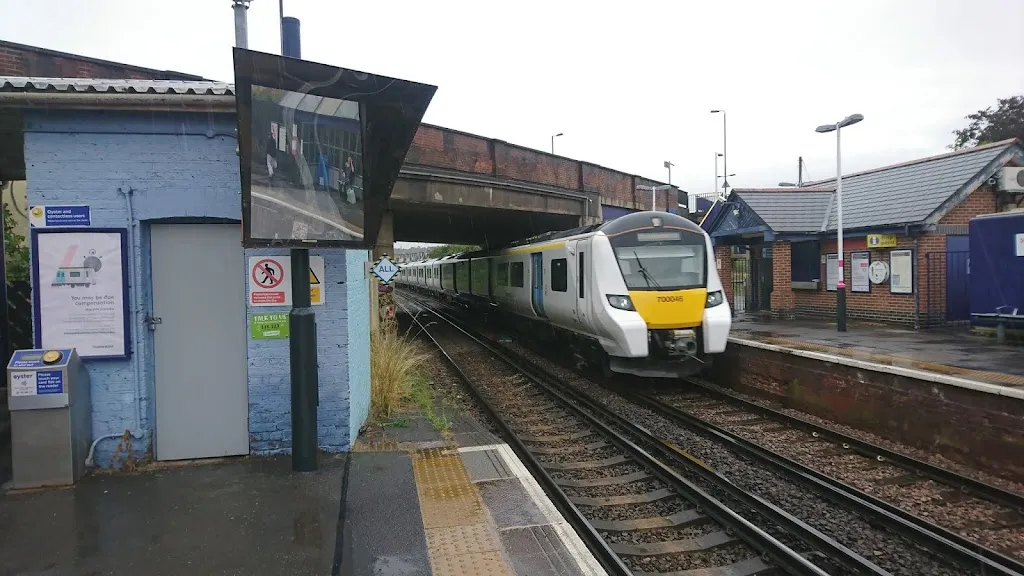 Haydons Road