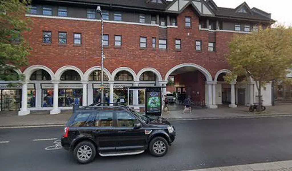 Heath Road Twickenham (Stop L)