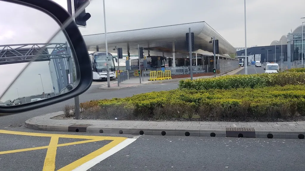 Heathrow Airport Terminal 3 (Bay 1)