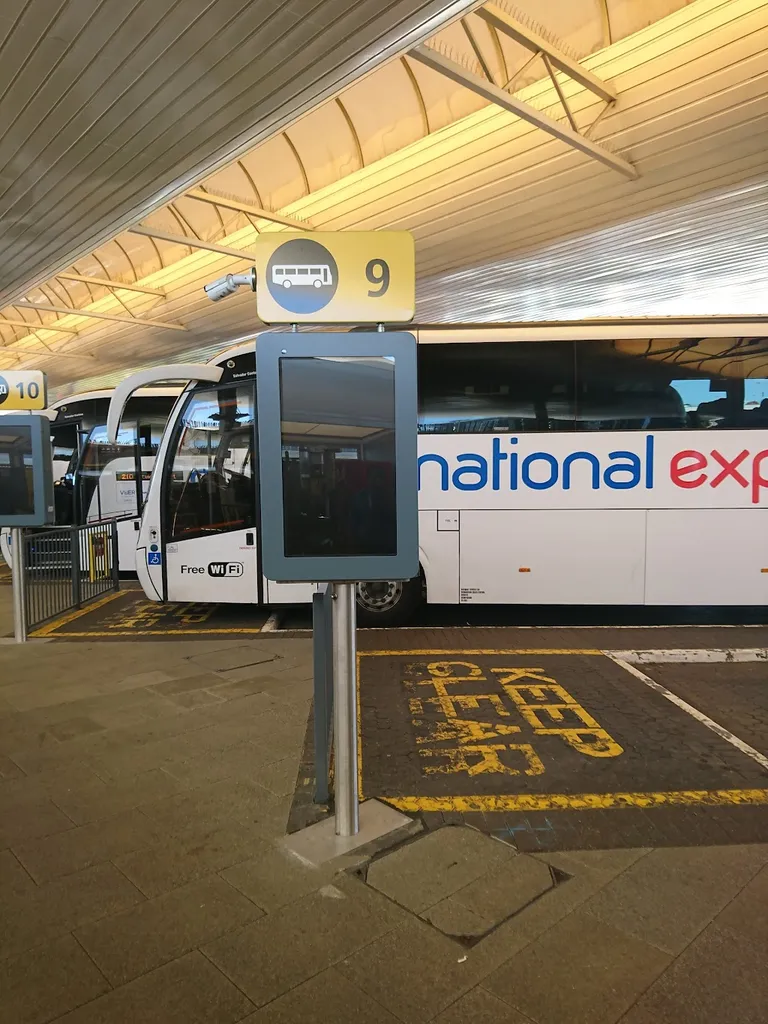 Heathrow Central Bus Station (Stand 9)