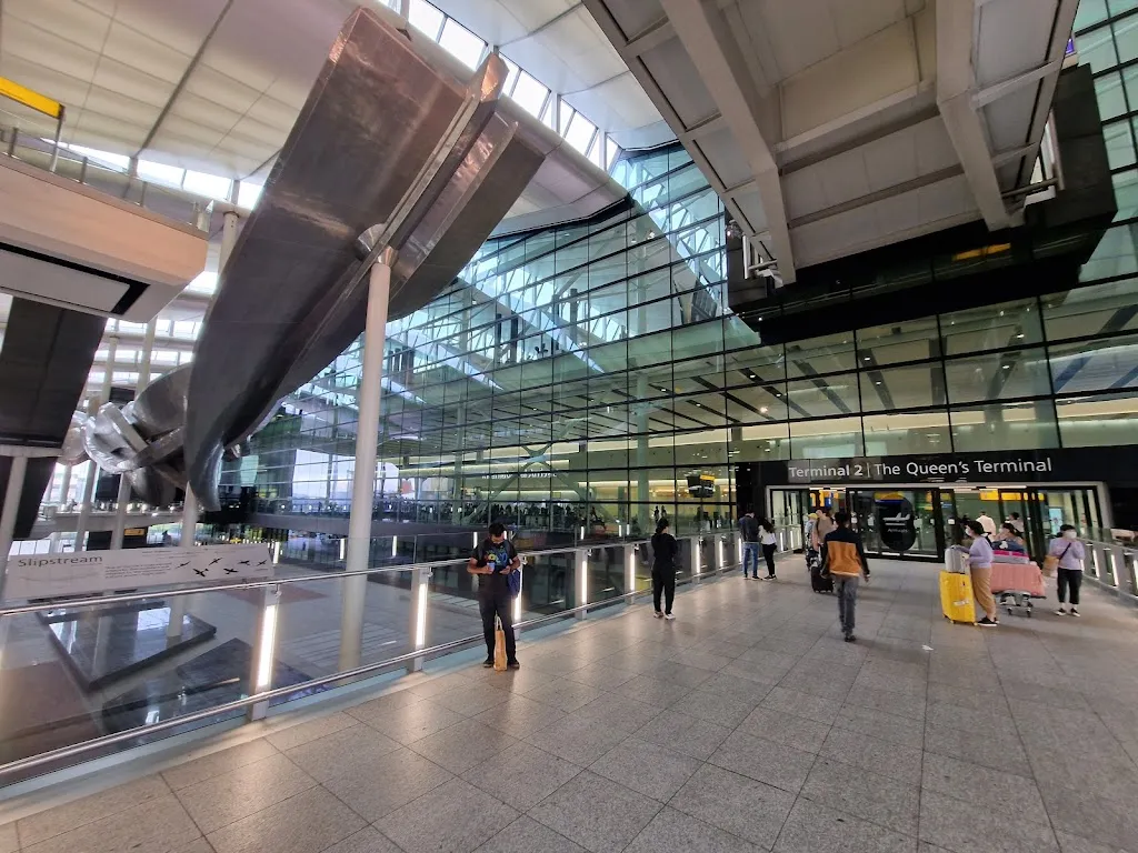 Heathrow Terminal 2 Arrivals (Stop 9)