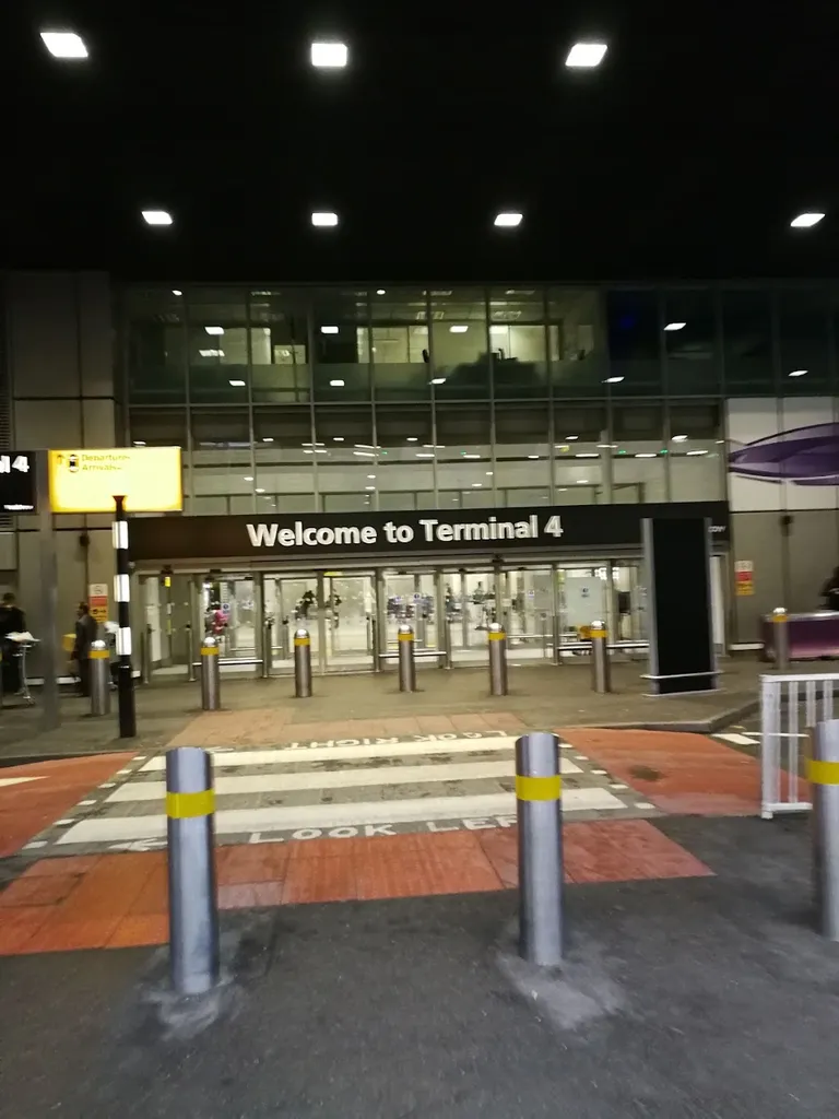 Heathrow Terminal 4 (Stand 20)