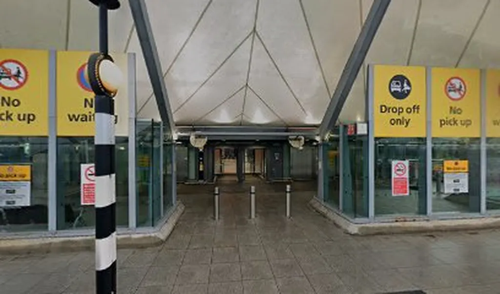 Heathrow Terminal 5 (Stand 12)