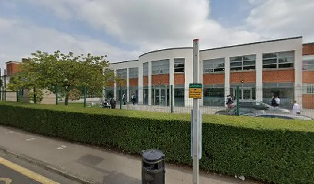 Hewens College