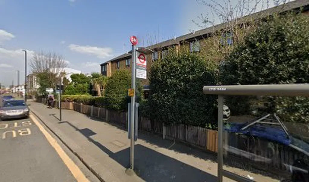 Hibernia Road (Stop SN)