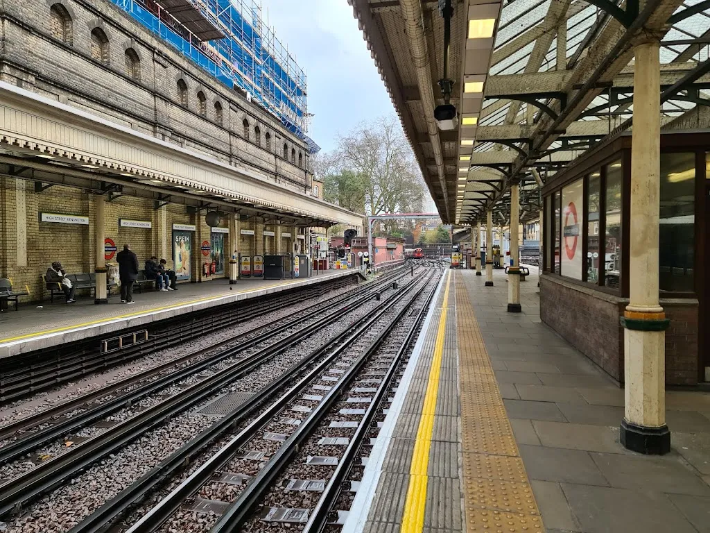 High Street Kensington