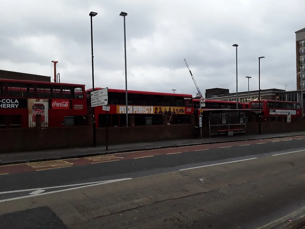 Hounslow Bus Station (Stop A)