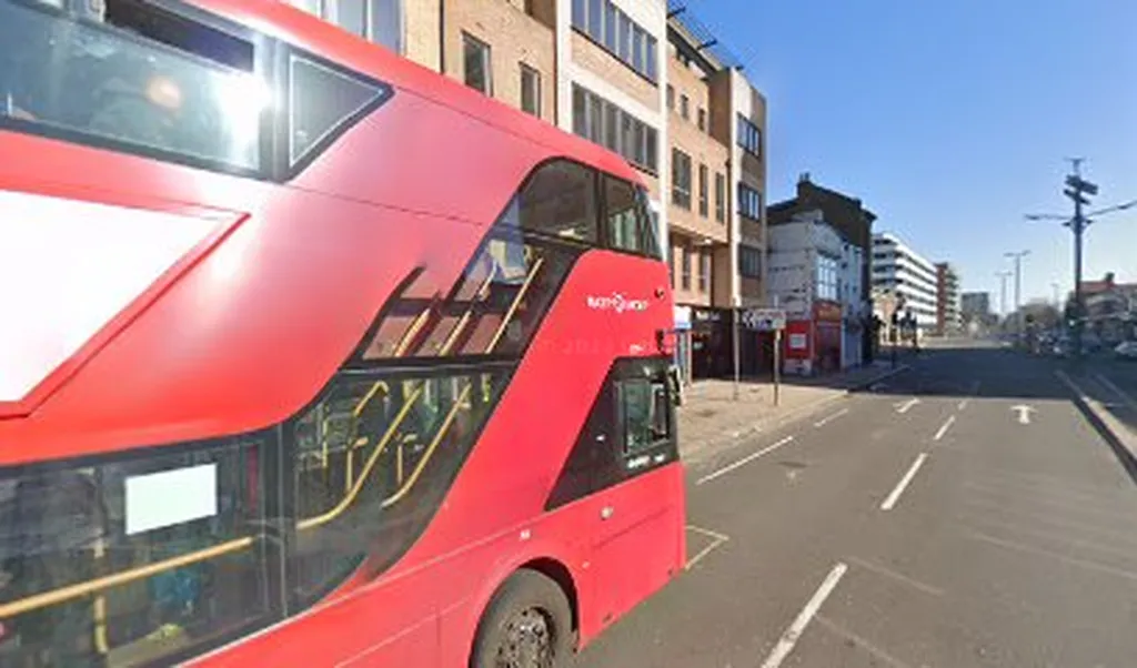 Hounslow Bus Station (Stop E)