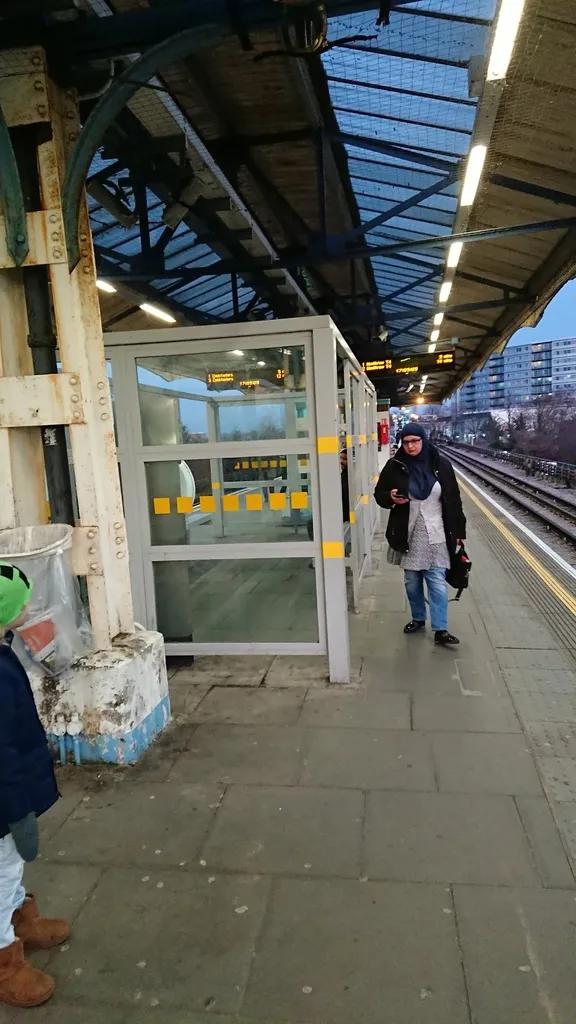 Hounslow Central Station (Stop YY)