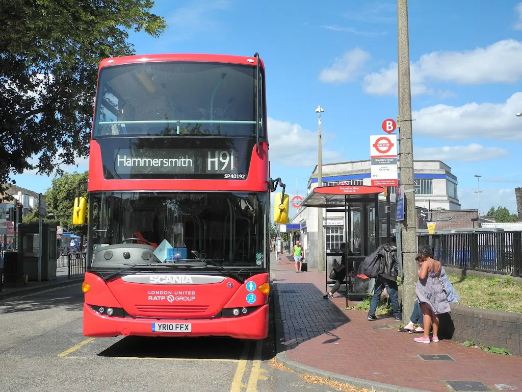 Hounslow West Station (Stop B)