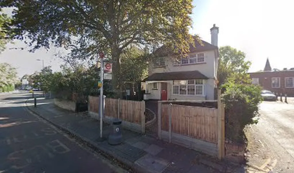 Howard Road (Stop ST)