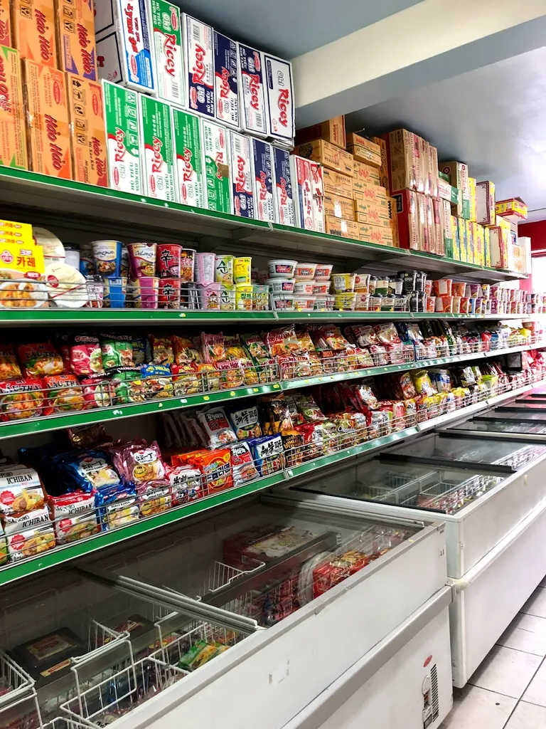 Huy Minh Supermarket