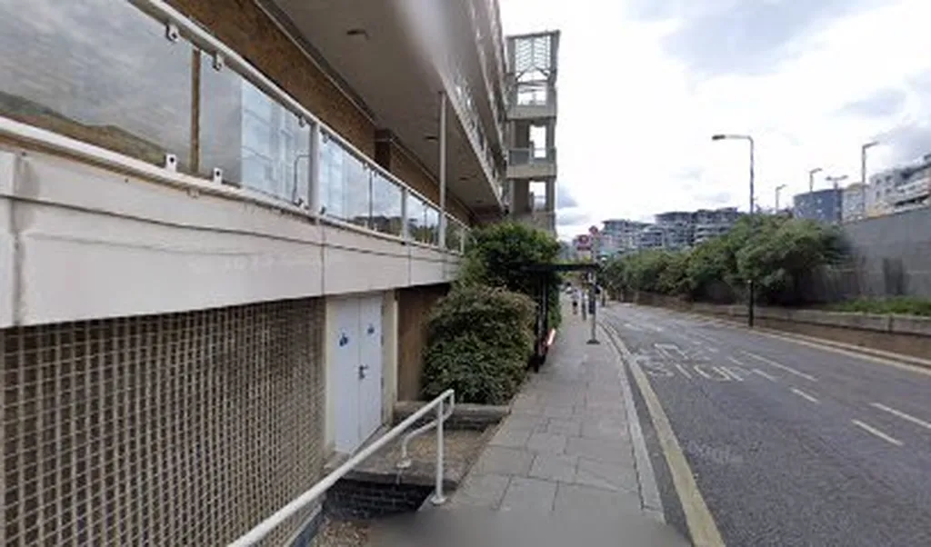 Imperial Whf Stn Chelsea Hrbr (Stop A)