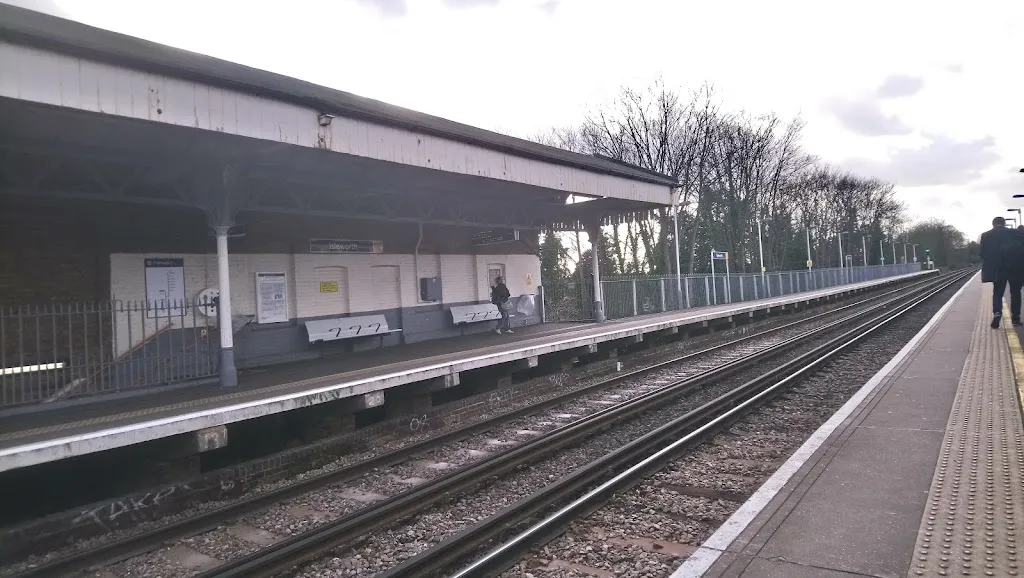 Isleworth Station (Stop N)