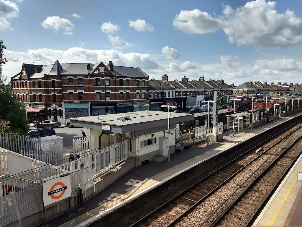 Kensal Rise Station (Stop KH) 1 Kensal Rise Station (Stop KH)