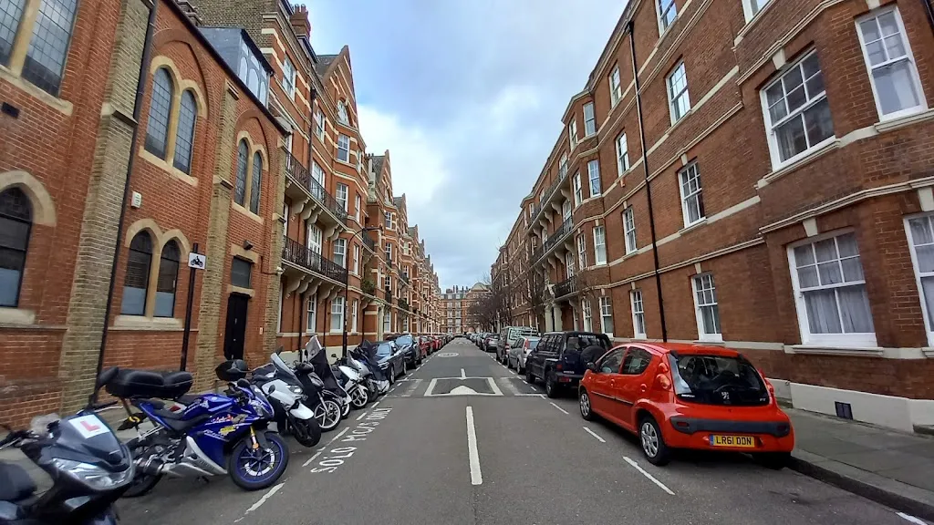 Kensington Olympia Hammersmith Road (Stop V)