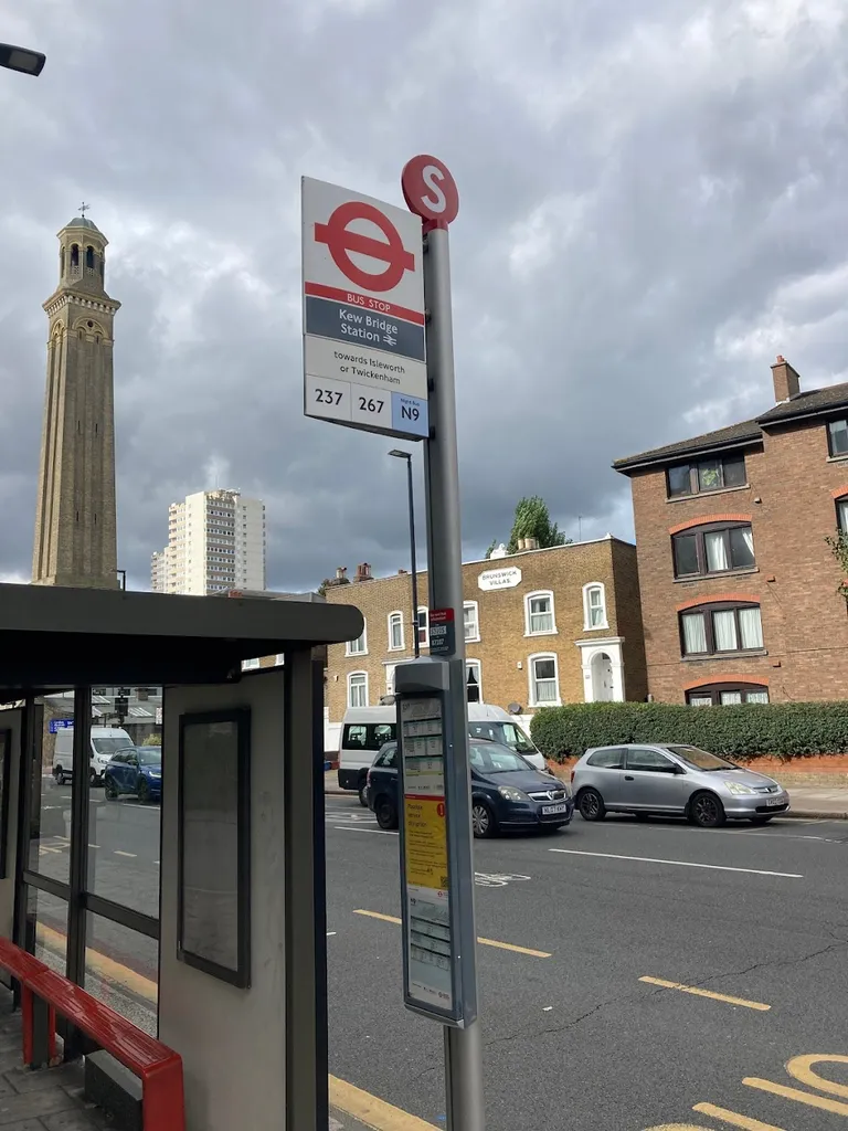 Kew Bridge Station (Stop S)