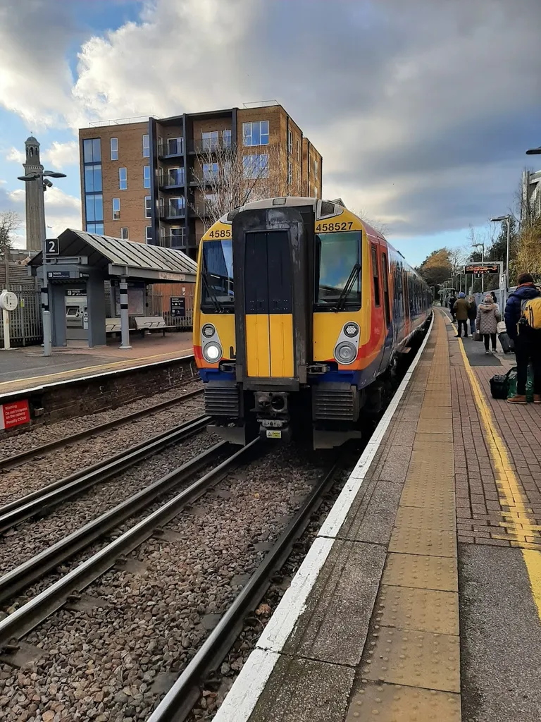 Kew Bridge Station (Stop X)
