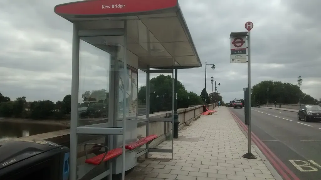 Kew Bridge (Stop H)
