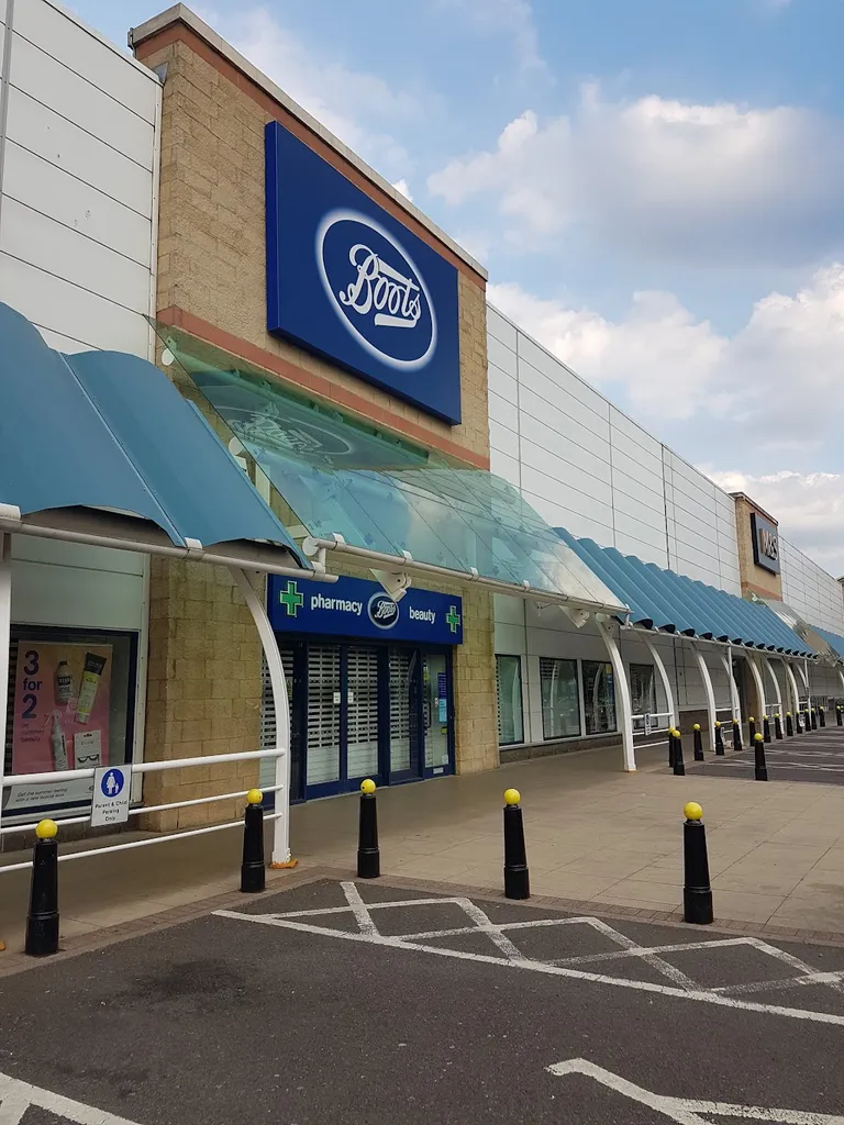 Kew Retail Park (Stop U)